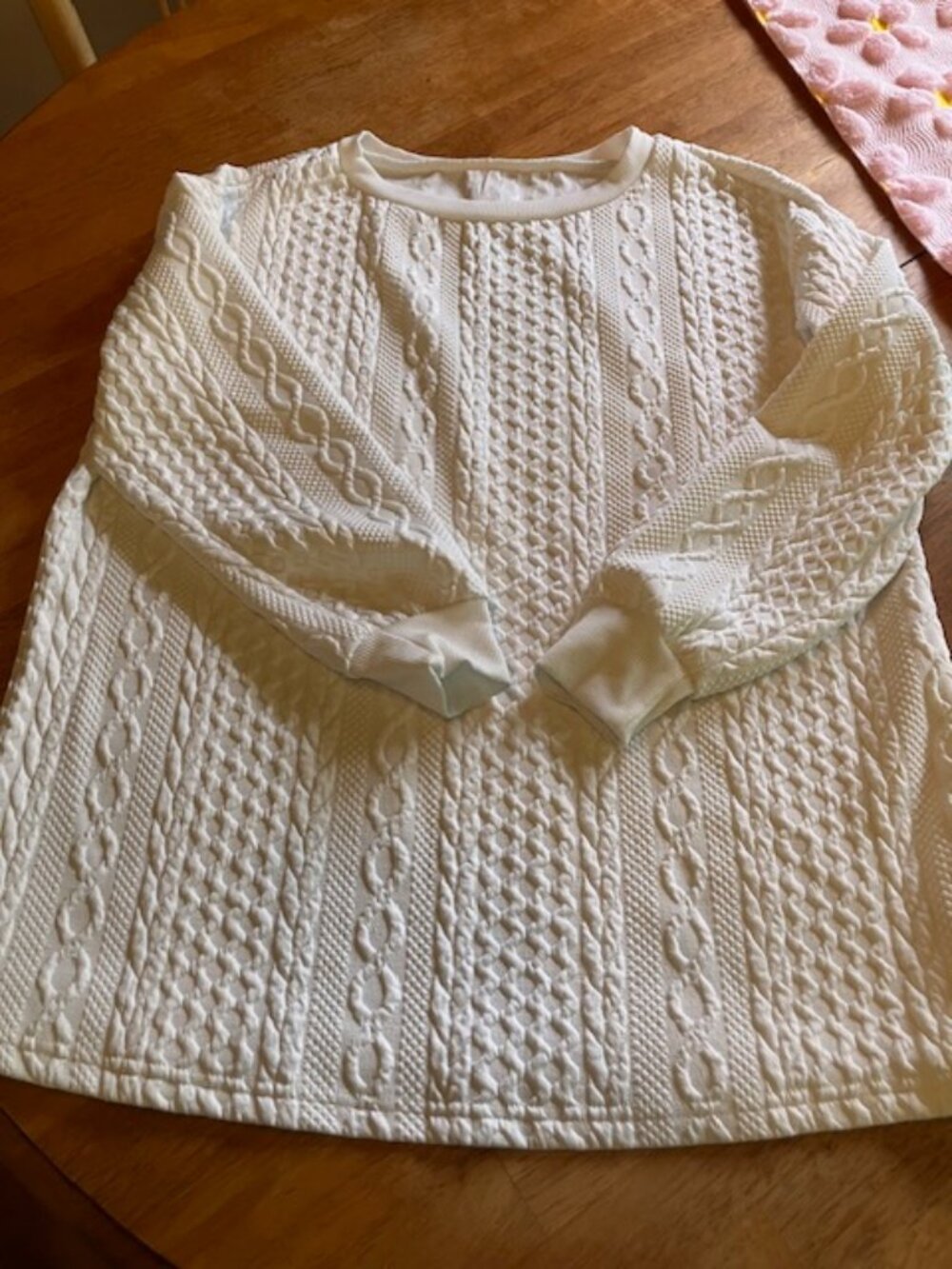 Cozy, white shirt/sweatshirt